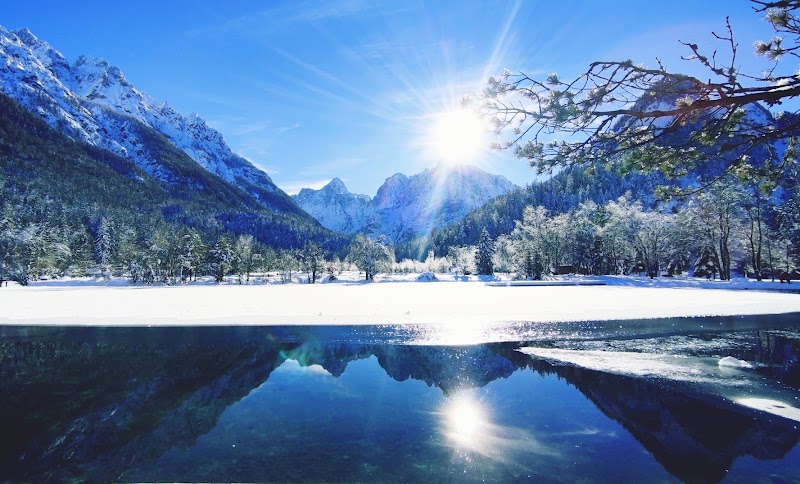 Lake Jasna - Lake Jasna Lake Jasna, 4280 Kranjska Gora, Slovenia