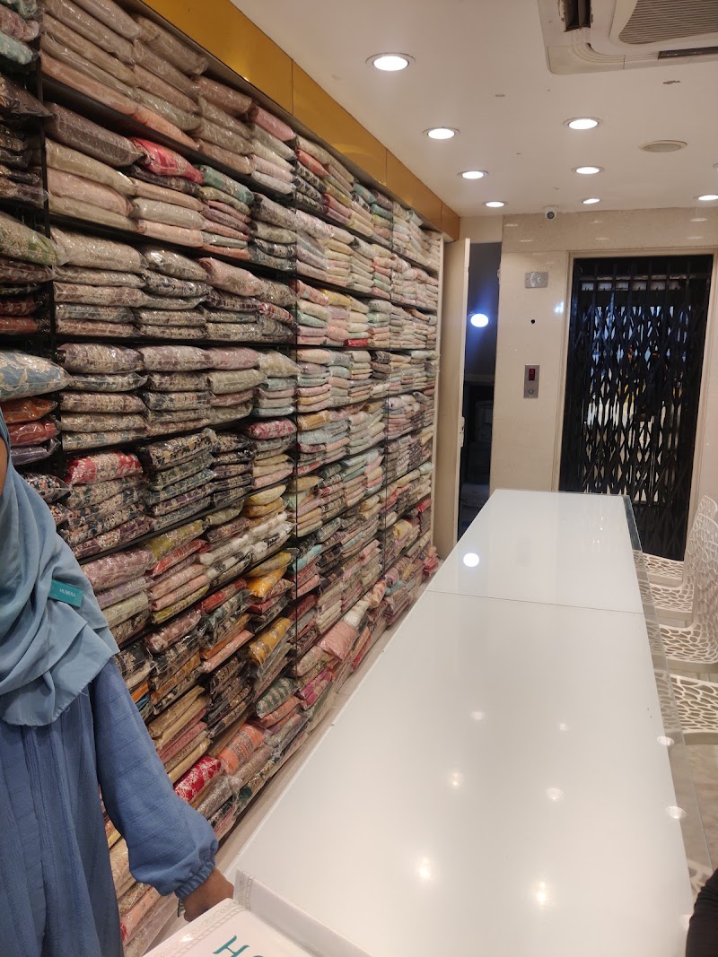 Kashish Charminar - Kashish Charminar, Hira Moti Complex, Char Kaman, Ghansi Bazaar, Hyderabad, Telangana 500002, India