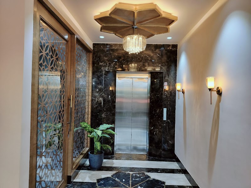 Royal Lakshmi Palace - Royal Lakshmi Palace, RQXX+V9G, Lal Bahadur Nagar, Chandrakala Colony, Mata colony, Jaipur, Rajasthan 302018, India