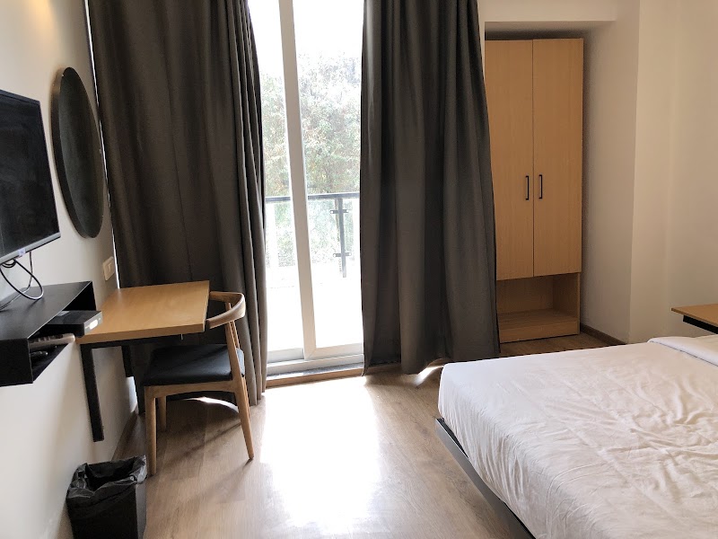 Blossom Stayz - suites 47 - Blossom Stayz - suites 47 Plot no. 209, near community centre, Sector 47, Gurugram, Haryana 122018, India