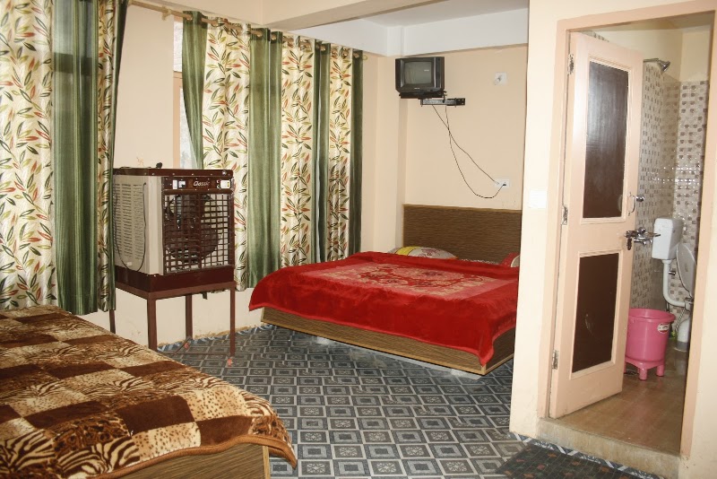 shradhaluniwas - shradhaluniwas, behind hotel vishal, arli road katra( shortcut railway road, Second lane from, hotel vishal, to, Arli Road, Katra, 182301