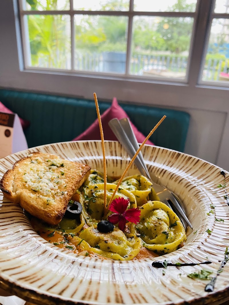 G-Town Cafe 65 - All Day Diner - G-Town Cafe 65 - All Day Diner M3M T Point, Golf Course Ext Rd, Medawas, Sector 65, Gurugram, Haryana 122101, India