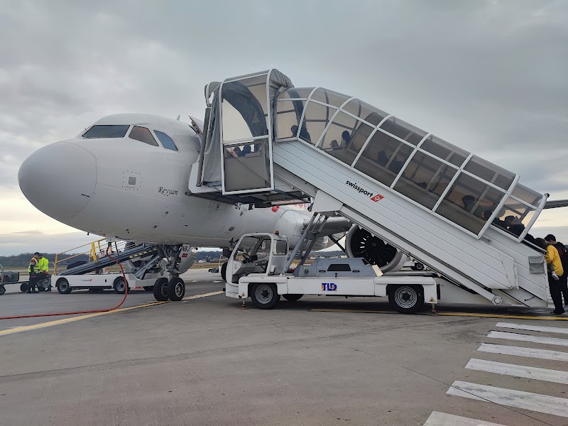 EuroAirport Basel-Mulhouse-Freiburg - EuroAirport Basel-Mulhouse-Freiburg Rte Douanière, 68300 Saint-Louis, France
