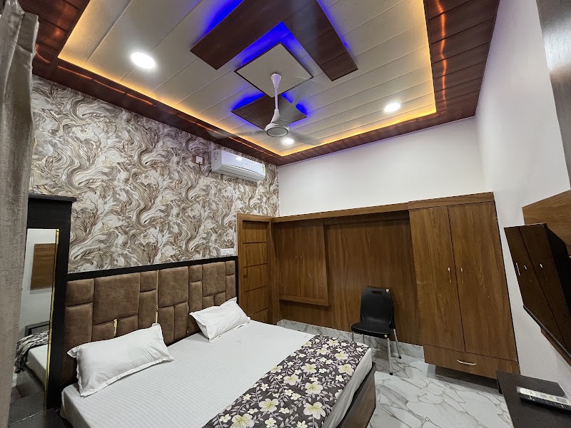 HOTEL RK PALACE - HOTEL RK PALACE, 077, Govind Nagar Marg, Janam Bhumi, Mathura, Uttar Pradesh 281001, India