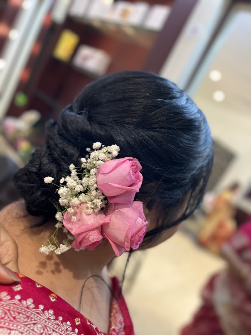 Makeup stories by moon (Megha Borkar) - Makeup stories by moon (Megha Borkar), St.83, qt.3/D, HSCL Colony, Sector 6, Bhilai, Chhattisgarh 490006, India