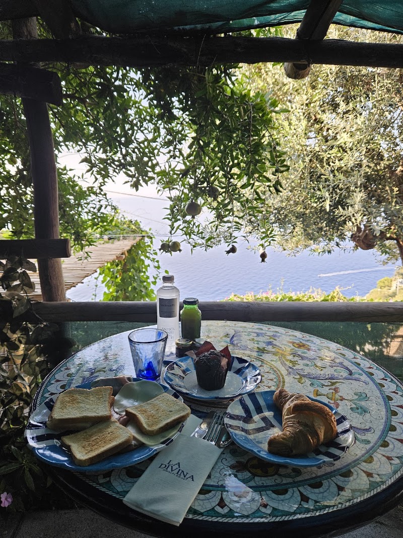 La Divina Amalfi Coast - La Divina Amalfi Coast, Via Umberto I, 12, 84010 Praiano SA, Italy