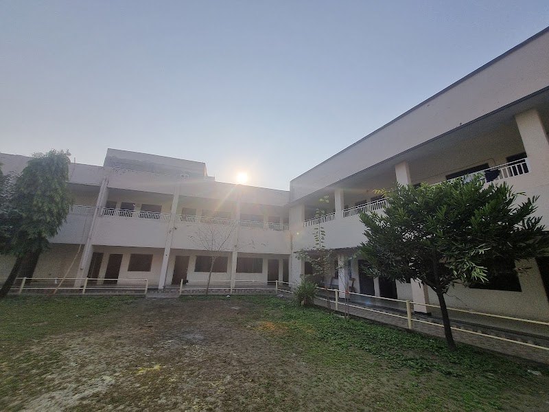 Aggarwal Dharamshala - Aggarwal Dharamshala 65, Gandhi Rd, near Prince Chowk, Govind Nagar, Khurbura Mohalla, Dehradun, Uttarakhand 248001, India