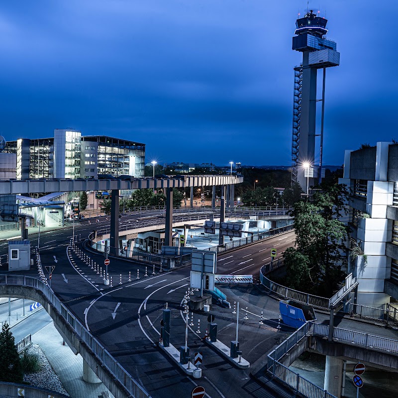 Duesseldorf Airport - Duesseldorf Airport, Flughafenstraße 105, 40474 Düsseldorf, Germany