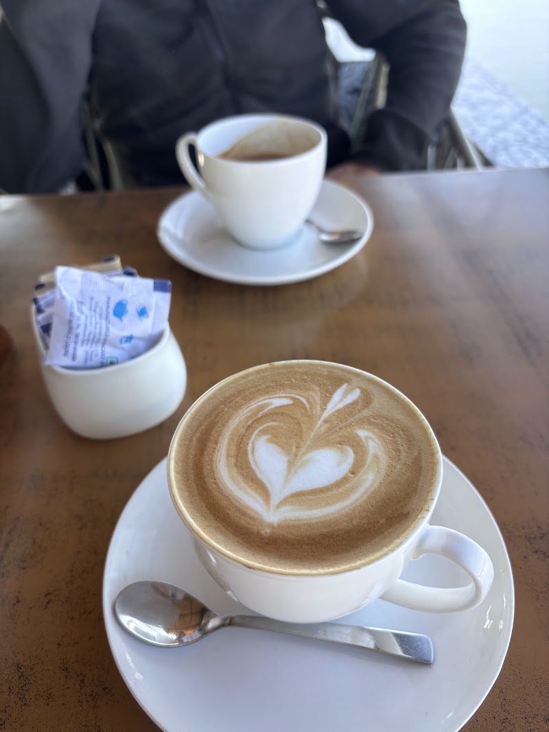 Jheel’s Ginger Coffee Bar & Bakery - Jheel’s Ginger Coffee Bar & Bakery Hotel Jheel 52 56, Gangaur Ghat Marg, Old City, Udaipur, Rajasthan 313004, India