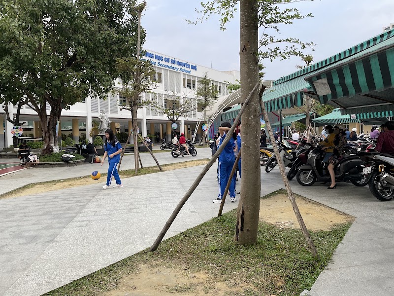 Nguyen Hue Secondary School - Nguyen Hue Secondary School 134 Quang Trung, Hải Châu, Đà Nẵng 550000, Vietnam