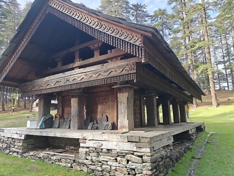 Bahu Lake - Bahu Lake J8F9+VW5, Gadagusheni Rd, Bahu, Himachal Pradesh 175123, India