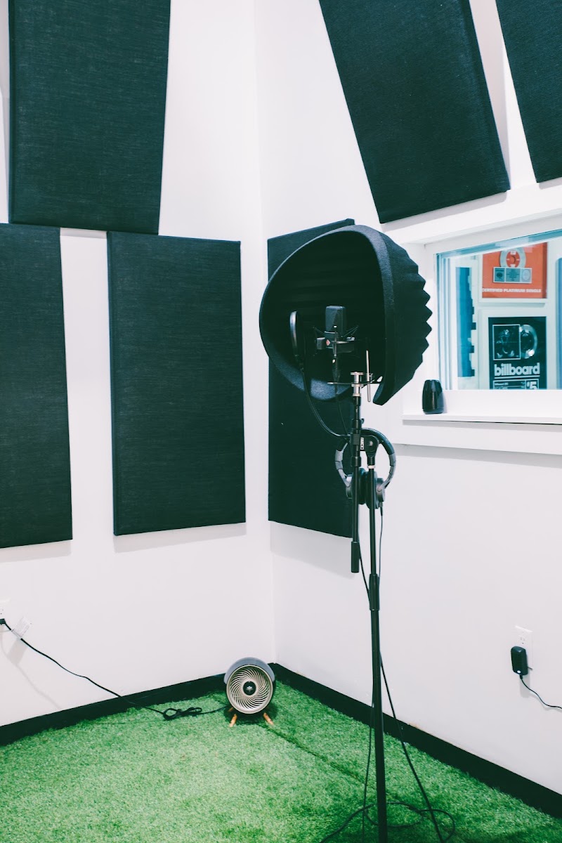 The Stadium BK Recording Studio - The Stadium BK Recording Studio 271 Frost St G6, Brooklyn, NY 11222, USA