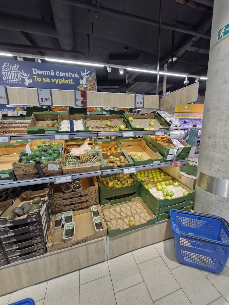 Lidl - Lidl Ankarská 2513/24, 162 00 Praha-Praha 6, Czechia