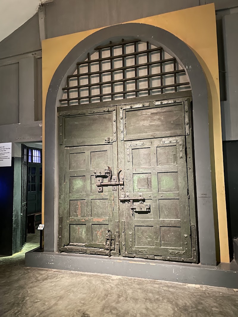 Hoa Lo Prison - Hoa Lo Prison 1 P. Hoả Lò, Trần Hưng Đạo, Hoàn Kiếm, Hà Nội, Vietnam