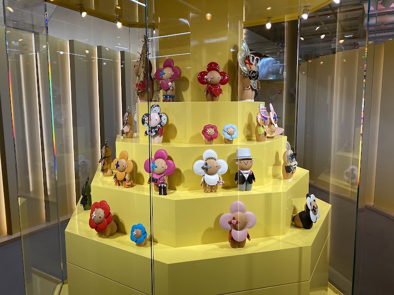 Louis Vuitton - Louis Vuitton 2 Rue du Pont Neuf, 75001 Paris, France