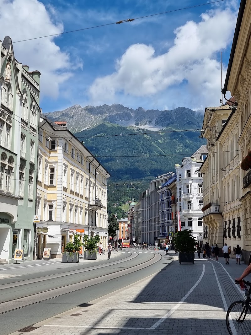 Altstadt Innsbruck - Altstadt Innsbruck Hofgasse 4, 6020 Innsbruck, Austria