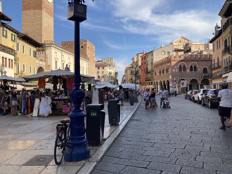 Piazza delle Erbe - Piazza delle Erbe Piazza Erbe, 37121 Verona VR, Italy