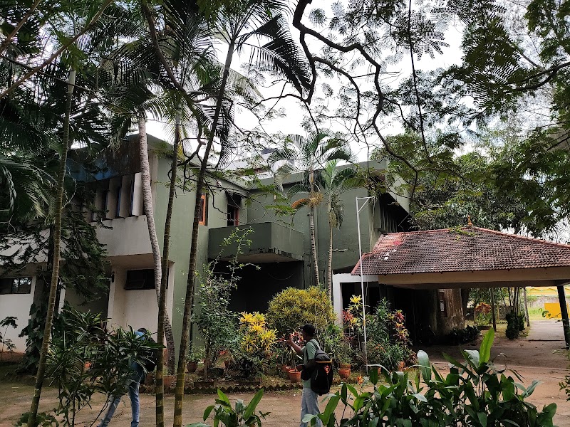 Government Youth Hostel,Veli, Thiruvananthapuram - Government Youth Hostel,Veli, Thiruvananthapuram GV6R+G9M, Veli Sanghumugham Rd, Madhavapuram Colony, Veli, Thiruvananthapuram, Kerala 695021, India