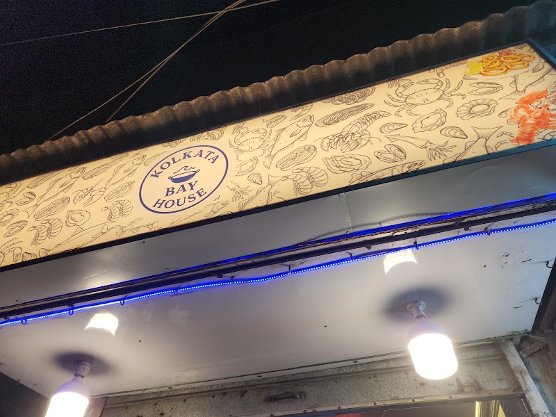 Kolkata Bay House - Kolkata Bay House, Ground Floor, Nirala Housing Cooperative, P/8, opposite Mukundapur Lake, near Bank Of Baroda, Nitai Nagar, Mukundapur, Kolkata, West Bengal 700099, India