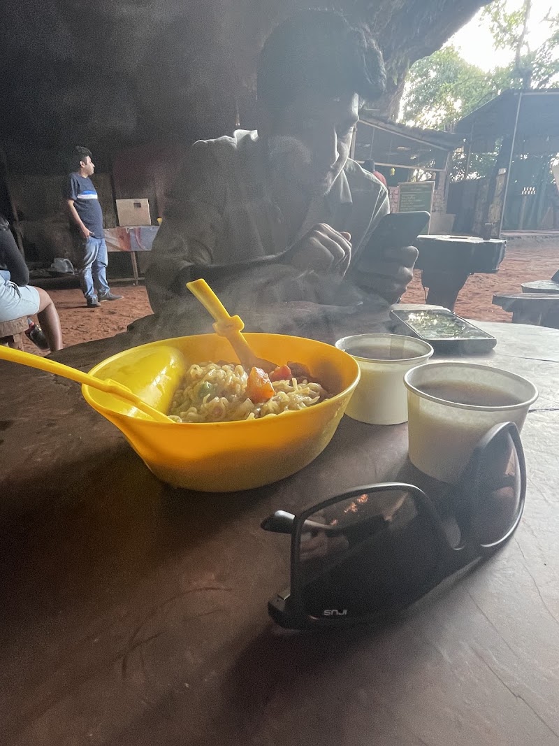 Den Dine Cafe - Den Dine Cafe WRG4+Q79, Godavali, Panchgani, Maharashtra 412805, India