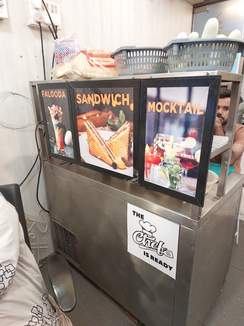 Star Fast Food & Juice - Star Fast Food & Juice, Shop No. 2, Ground Floor, Plot, Ferzandi Building, 355, Maulana Shaukat Ali Road, beside Balaram Street, Grant Road East, Signal, Girgaon, Mumbai, Maharashtra 400007, India