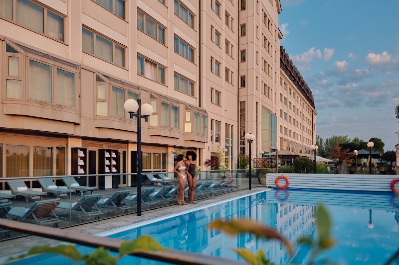 Hilton Vienna Waterfront - Hilton Vienna Waterfront Handelskai 269, 1020 Wien, Austria