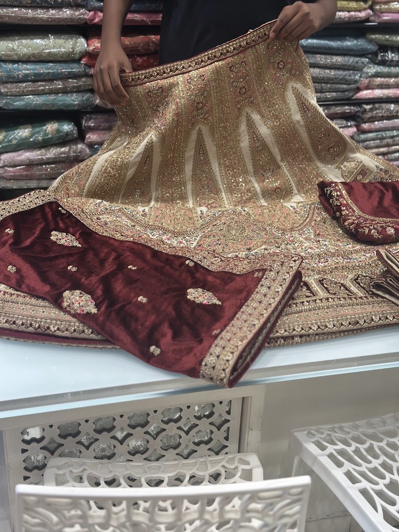 Kashish Charminar - Kashish Charminar, Hira Moti Complex, Char Kaman, Ghansi Bazaar, Hyderabad, Telangana 500002, India