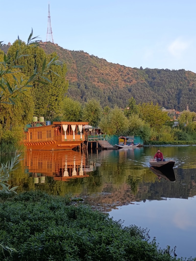 Green view group of houseboat - Green view group of houseboat, New Khonakhan Rd, Karapura, Rainawari, Srinagar, 190001
