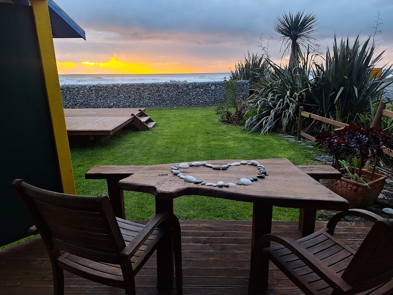 Punakaiki Beach Hostel - Punakaiki Beach Hostel, 2 Webb Street, Punakaiki 7873, New Zealand