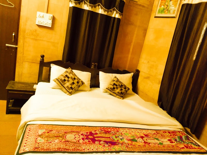 Hotel Fotiya Jaisalmer - Hotel Fotiya Jaisalmer K.l anchalvanshi colony, Dedansar Rd, Malka Pol, Jaisalmer, Kishan Ghat, Rajasthan 345001, India