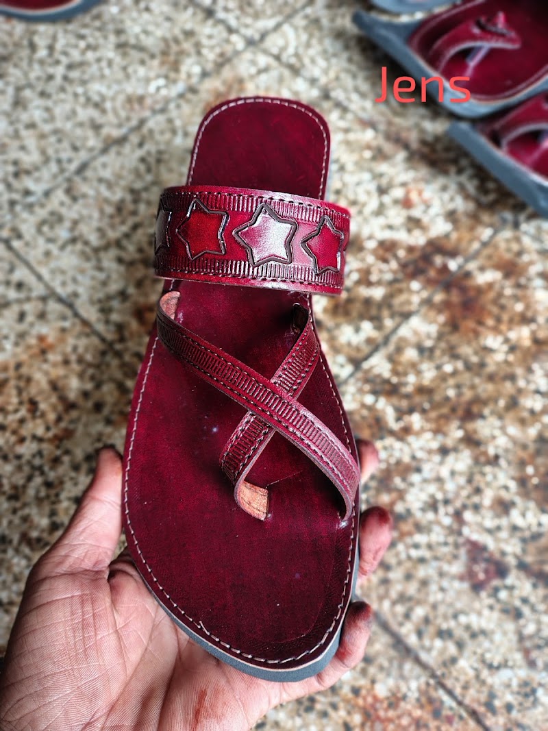 Bapu Bazar Jutti Mojari - Bapu Bazar Jutti Mojari Shop No. 4-5, Basement, Madan Mansion, opposite Link Road, Bapu Bazar, Biseswarji, Jaipur, Jaipur Nagar Nigam Area, Rajasthan 302003, India