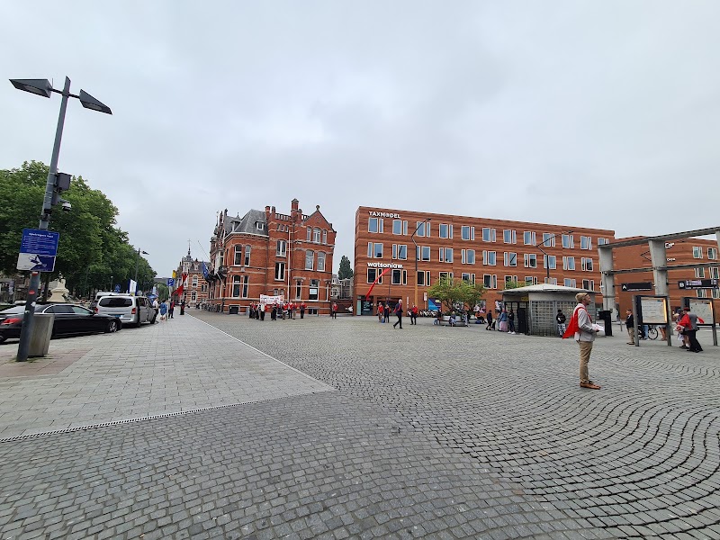 's-Hertogenbosch - 's-Hertogenbosch, Stationsplein, 5211 BP 's-Hertogenbosch, Netherlands