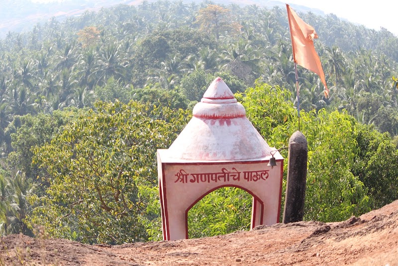 Kadyawaril Shri Ganapati temple, Anjarle - Kadyawaril Shri Ganapati temple, Anjarle, V32R+JWM, Murdi-Anjarle Khadipulmarge Kadyavaril Ganapati Mandir Marg, Anjarle, Maharashtra 415714, India