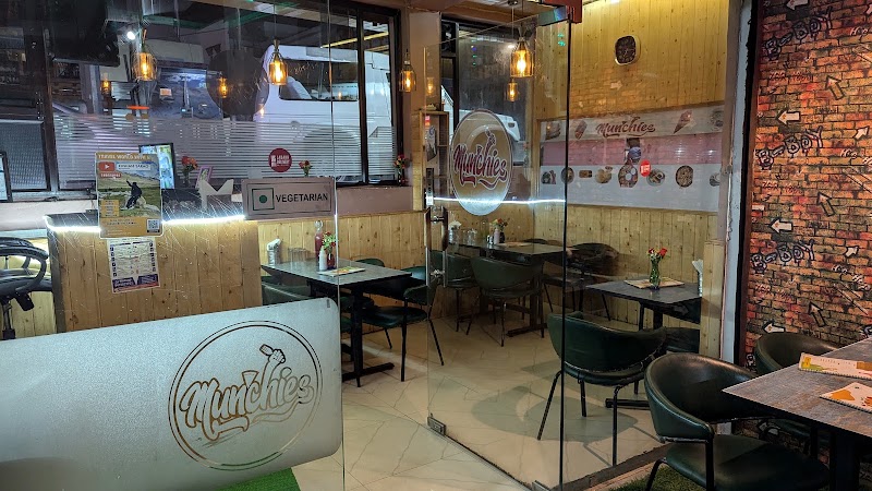 Munchies (pure vegetarian) - Munchies (pure vegetarian) Shagaran l b a complex near j&k bank Leh Jammu and Kashmir, Leh, 194101