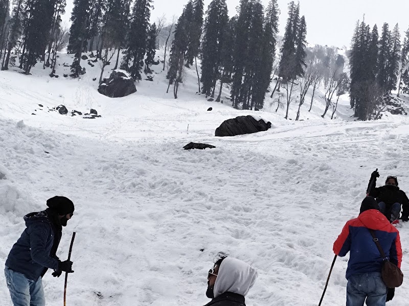 Hampta Pass Trekking Tours - Hampta Pass Trekking Tours, 32C Pocket L, First Floor, Sheikh Sarai Phase 2, G6PJ+2FC, 32C, Pocket L, Phase II, Sheikh Sarai, New Delhi, Delhi 110017, India