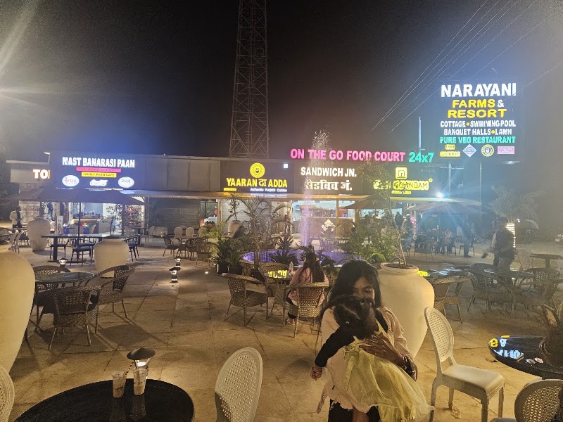 On the go food court - On the go food court, MQP7+9VM, Khandwa, Chhattisgarh 493101, India