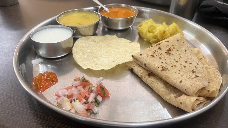 Hotel Aaswad Pure Veg - Hotel Aaswad Pure Veg Gandhi Colony, Tilak Ali, Ratnagiri, Maharashtra 415612, India