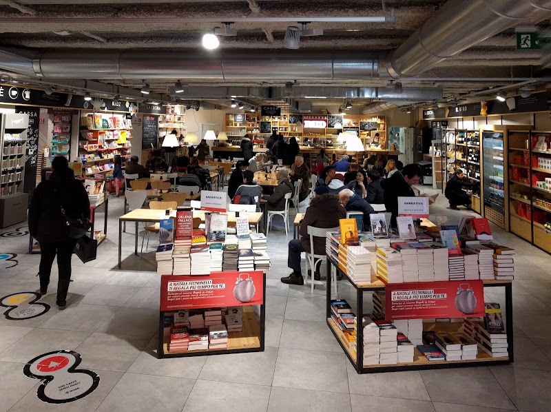 Feltrinelli Librerie - Feltrinelli Librerie, Piazza della Repùbblica, 26-27-28-29 R, 50123 Firenze FI, Italy