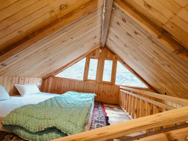 Tirthan Valley Pine View Home Stay - Tirthan Valley Pine View Home Stay, Vill. Faryadi Tirthan Valley, Pine View Home Stay, Banjar, Chippni, Himachal Pradesh 175123, India