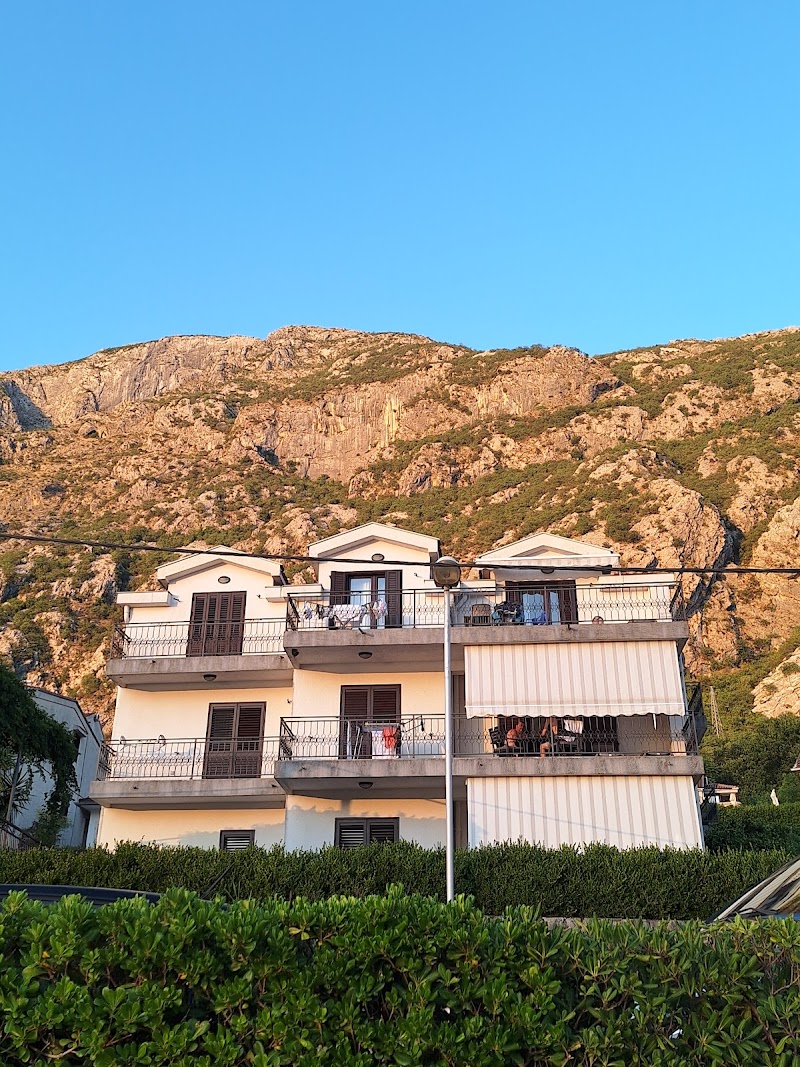 Apartments Miramar - Apartments Miramar, Dobrota Ulica BB, FQ58+F5J, Kriva, Kotor 85330, Montenegro