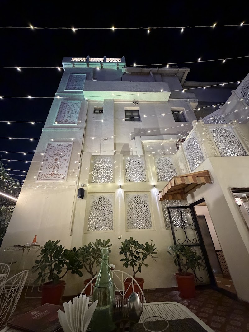 Ratnika - A Vegetarian Restaurant - Ratnika - A Vegetarian Restaurant Ratnawali - A Vegetarian Heritage Hotel, B-12, Mirza Ismail Rd, near Paanch Batti, Jayanti Market, New Colony, Jaipur, Rajasthan 302001, India