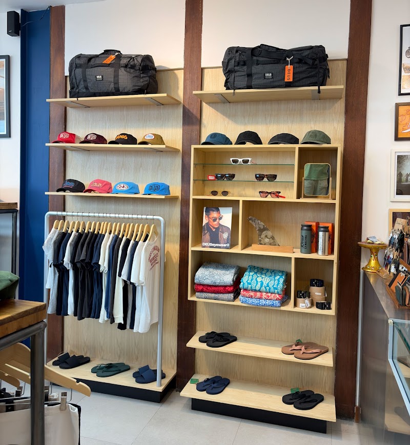 Deus Ex Machina - Nusa Lembongan - Deus Ex Machina - Nusa Lembongan, Dusan Kaja Jl. Jungutbatu, Nusa, Lembongan, Kec. Nusa Penida, Kabupaten Klungkung, Bali 80771, Indonesia