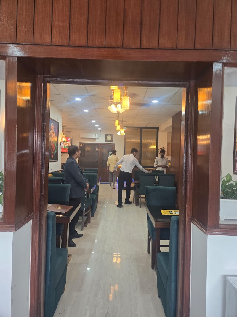 Swaranjali Restaurants and Cafe - Swaranjali Restaurants and Cafe Shankar Market 3, Shankar Market, Connaught Lane, Connaught Place, New Delhi, Delhi 110001, India