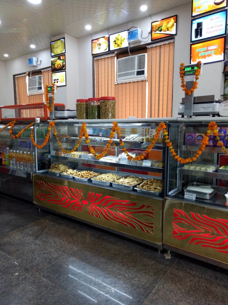 COUNTRY CLUB HOSPITALITY & HOLIDAYS LTD - COUNTRY CLUB HOSPITALITY & HOLIDAYS LTD EROS REGENCY, Charmwood Village, Sector 39, Faridabad, Haryana 121009, India
