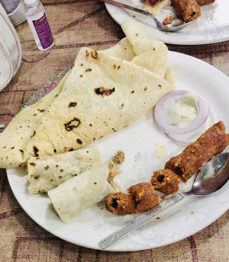 Maqbul Qureshi's Kabab Corner - Maqbul Qureshi's Kabab Corner Shop No. 82, Flyover Market, Block D, Defence Colony, New Delhi, Delhi 110024, India