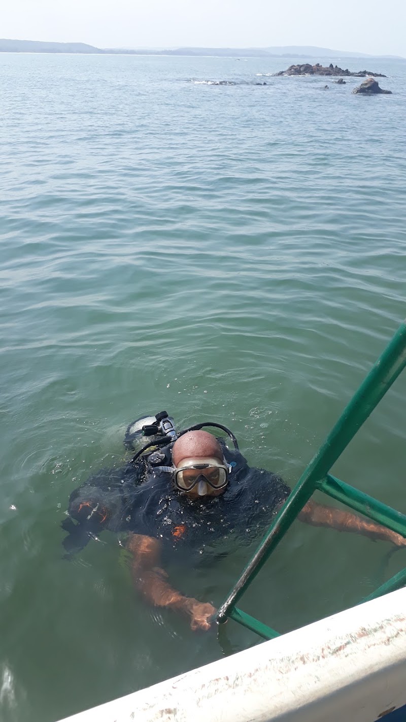 Dive Vengurla Deep sea diving at Nivti Rocks - Dive Vengurla Deep sea diving at Nivti Rocks, Near Dandeshwar Mandir, Dandi beach, At post, taluka, Malvan, Maharashtra 416606, India