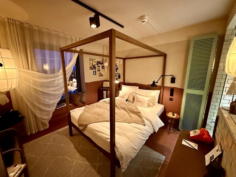 25hours Hotel Das Tour - 25hours Hotel Das Tour Louis-Pasteur-Platz 1, 40211 Düsseldorf-Stadtbezirk 1, Germany