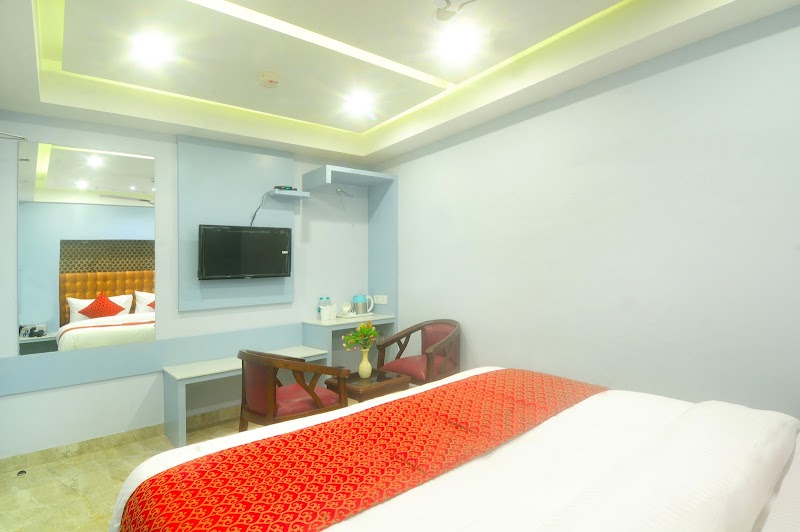 DE CRUISE HOTEL - DE CRUISE HOTEL 2229, 2295, Rajguru Marg, Chuna Mandi, Paharganj, New Delhi, Delhi 110055, India