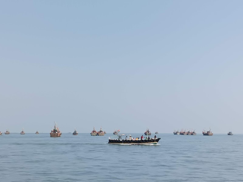 Damji jetty Okha Port - Damji jetty Okha Port, F37G+PFF, Dalda Bunder, Okha, Gujarat 361350, India