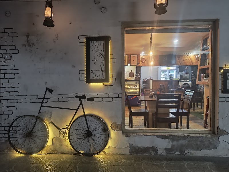 Brew n Bistro Café - Brew n Bistro Café Ground Madhu Dwarapu, Garden Building, 102, Beach Rd, near KKR Goutham School, Lawsons Bay Colony, Pedda Waltair, Visakhapatnam, Andhra Pradesh 530017, India